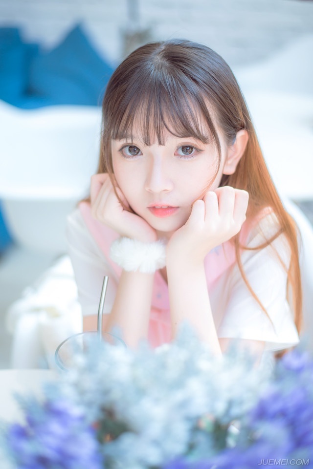 有的时候死死的坚持可能会在一个合适的时候重拾，无论对理想还是对感情都是这样。——韩寒《我所理解的生活》